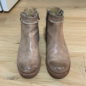 Women’s Frye boots